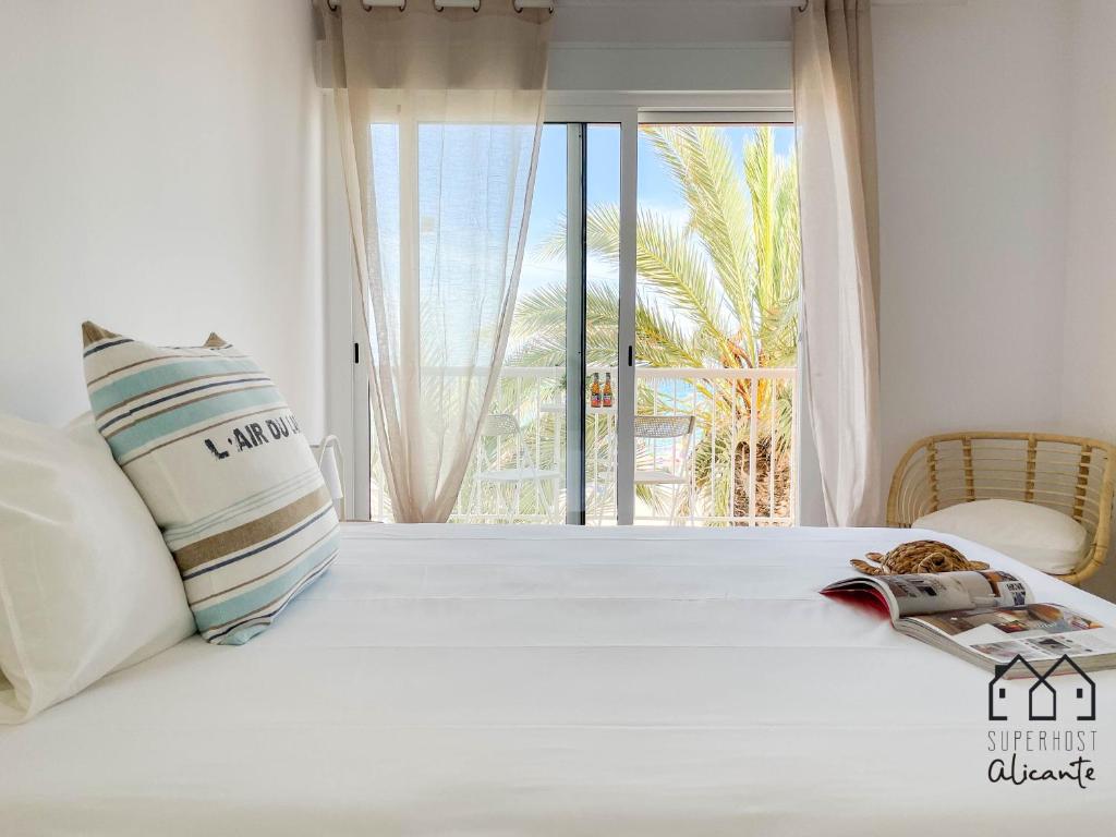 Maravillosas vistas a la bonita playa de Campello. - 1