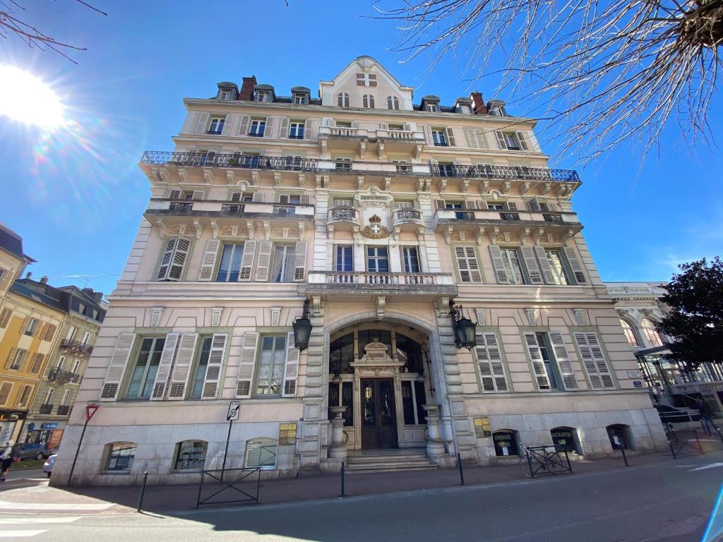 Location dans le Grand Hotel d'Aix les bains - 1