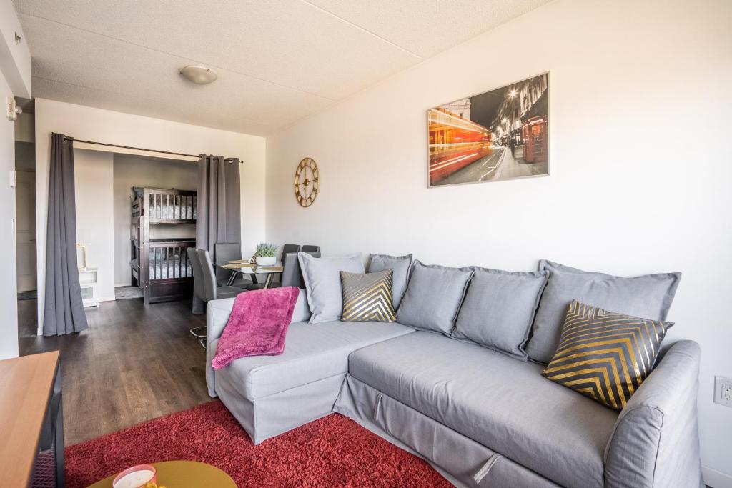 GLOBALSTAY Downtown Hamilton Apartments photo