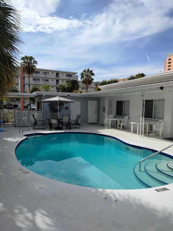Tropical Sky Ranch Motel photo