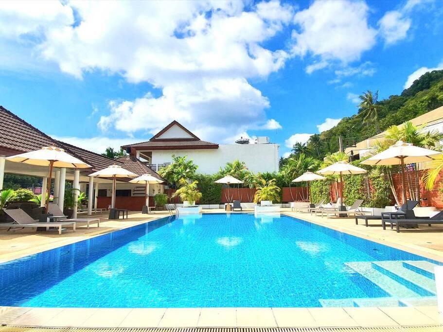 The Sands : 3 Bedrooms Naiharn Beachside Apartment