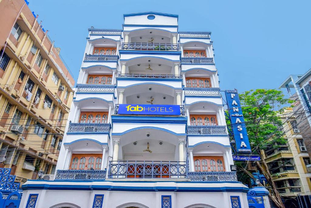 FabHotel Panasia International — Hotel in Kolkata