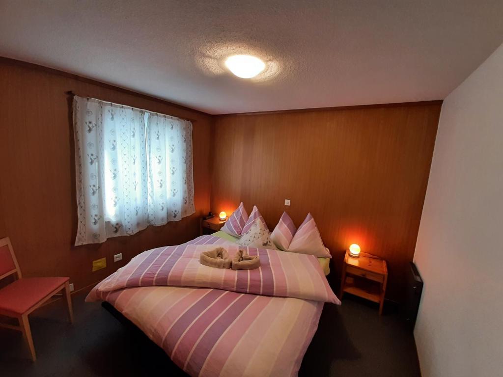 Chalet apartment by Interlaken. Parking photo