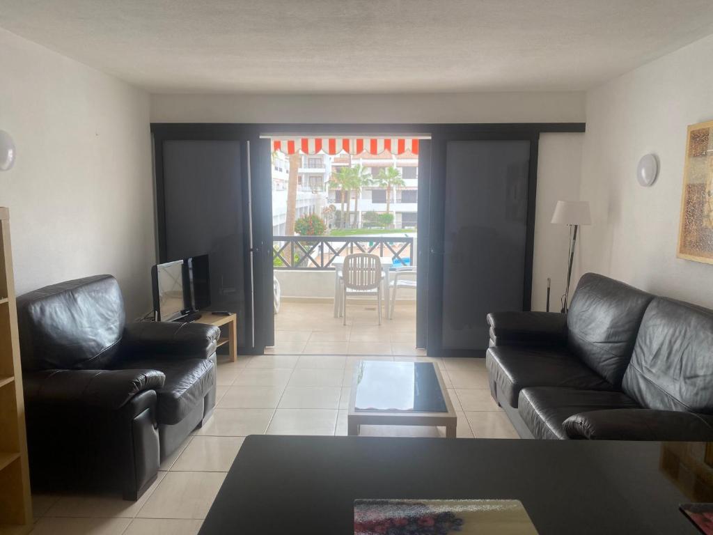 Apart Hotel 1 bed Apartment 6A2, Victoria Court 1, Los Cristianos, Tenerife - 2