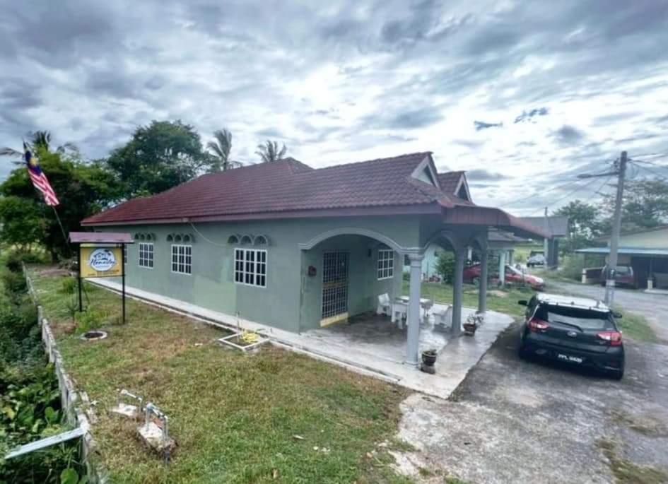 Homestay Hassani — Hotel in Penang