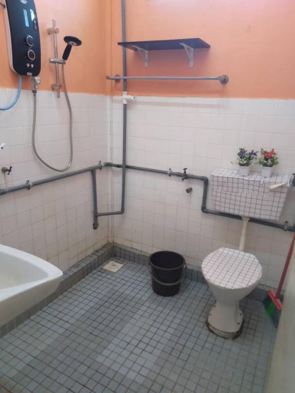 HOMESTAY CHENDERING 0189863944 photo