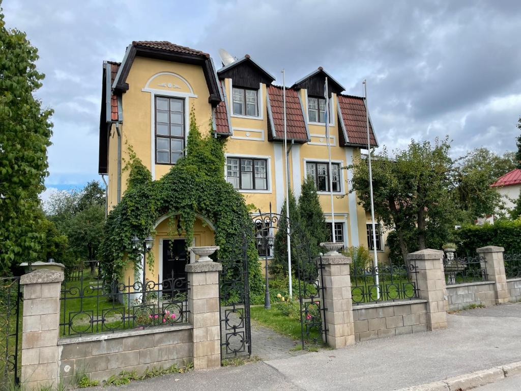 Vikerkaare Villa photo