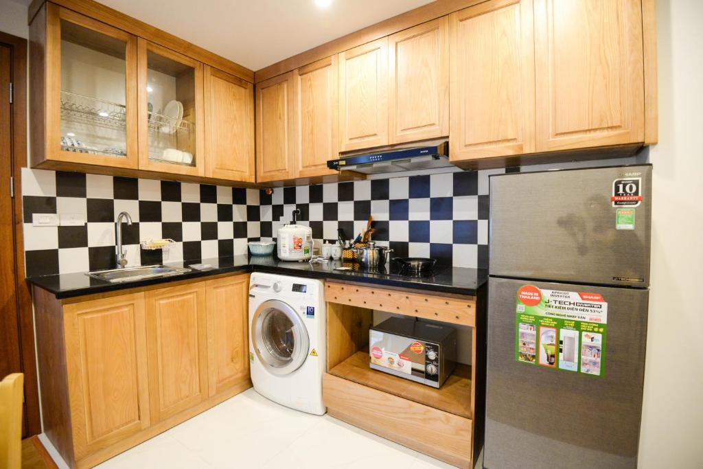 Sunny Home Apartment in Linh Lang Street