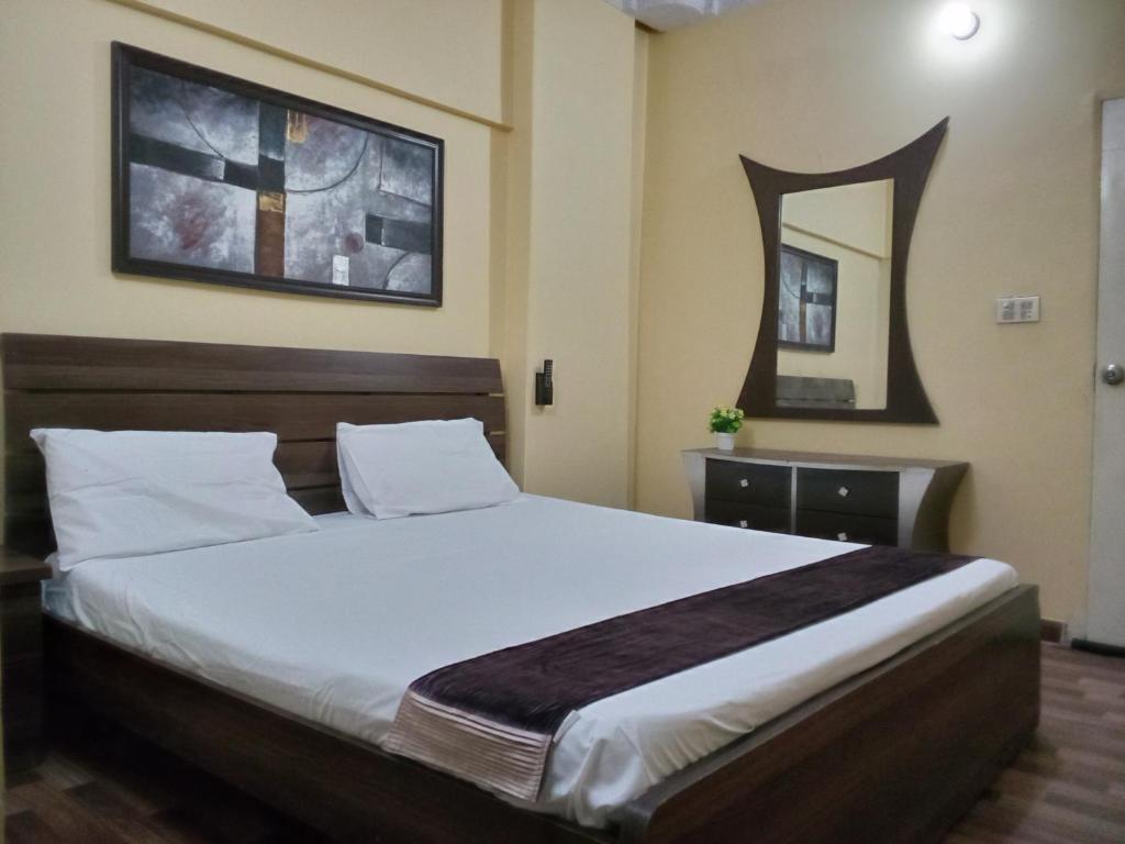 Furnished One Bed Room Apartment Ground Floor With Kitchen — Hotel in Karachi