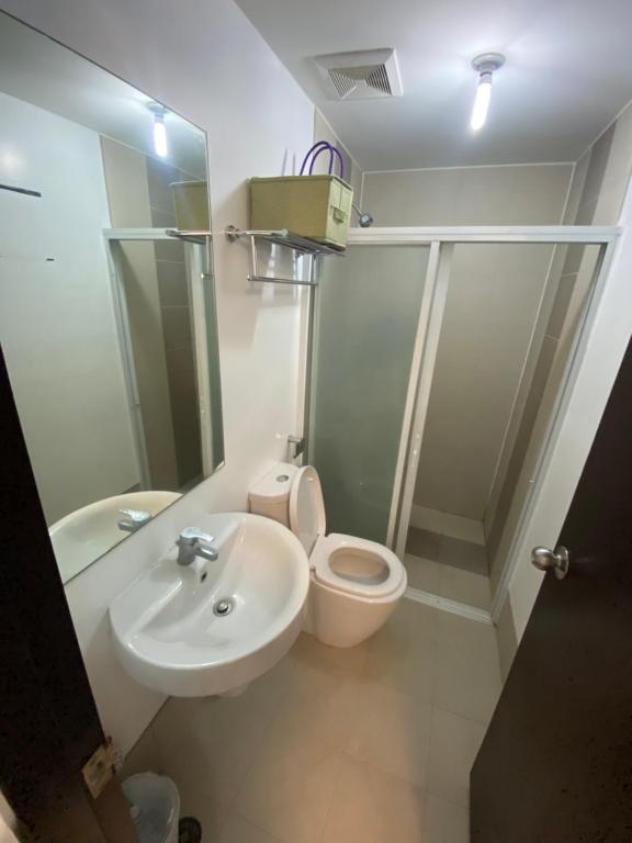 Abreeza place T1-1702 photo