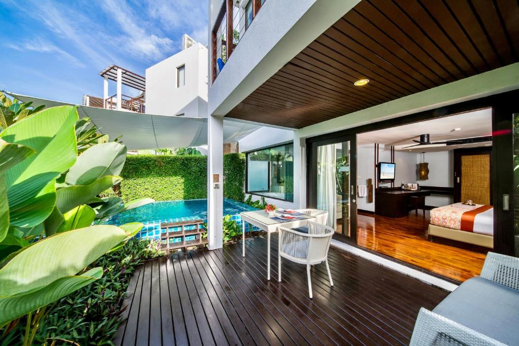 더 록 후아힌 비치프론트 스파 리조트 (The Rock Hua Hin Beachfront Spa Resort)
