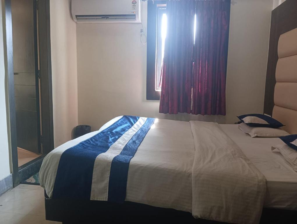 Hotel Presidency Inn photo