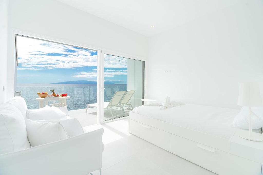 Cloud on the sea, Callao Salvaje