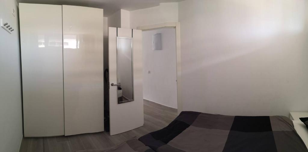 Top-Apartment in Apartamentos Danubio, 4 Etage, Poolblick und seitlicher Meerblick, Wohnzimmer und 1 Schlafzimmer, im Herzen von Playa del Inglés , Gran Canaria - 5