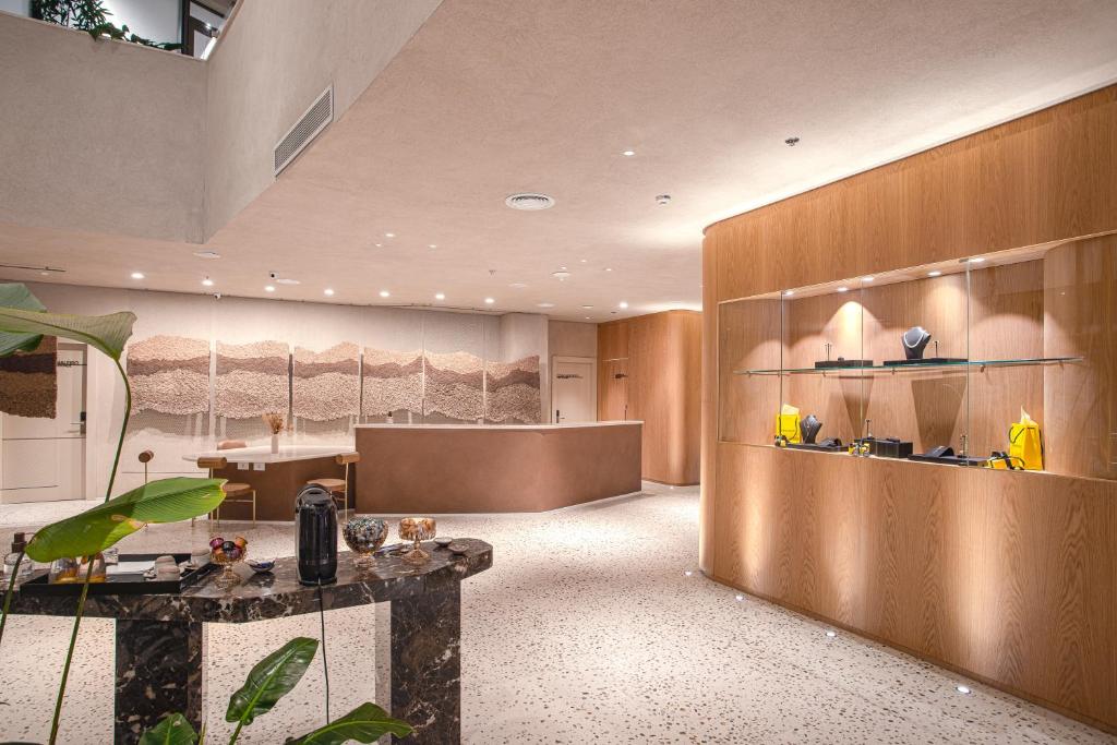 QOYA Hotel Curitiba, Curio Collection by Hilton photo