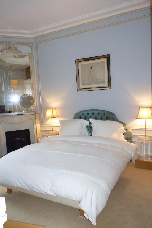 Prestigious 2 bedroom near Champs Elysées - 2
