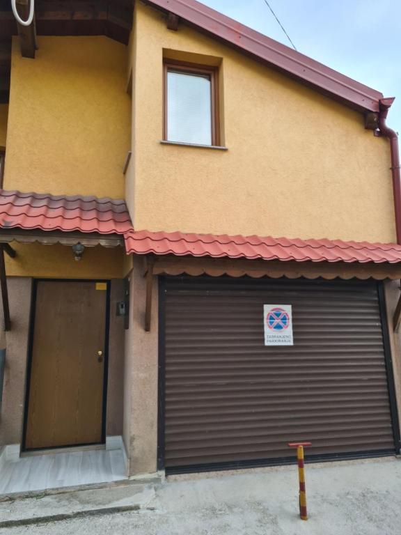 Apartman Yellow House - 3