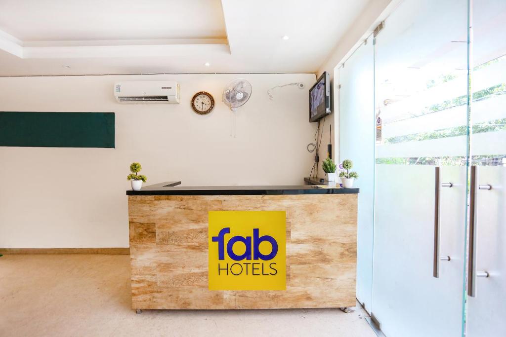 OYO Townhouse 573 BROSTAY Patel Nagar photo