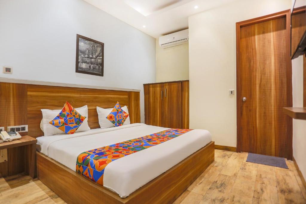 OYO Townhouse 573 BROSTAY Patel Nagar photo