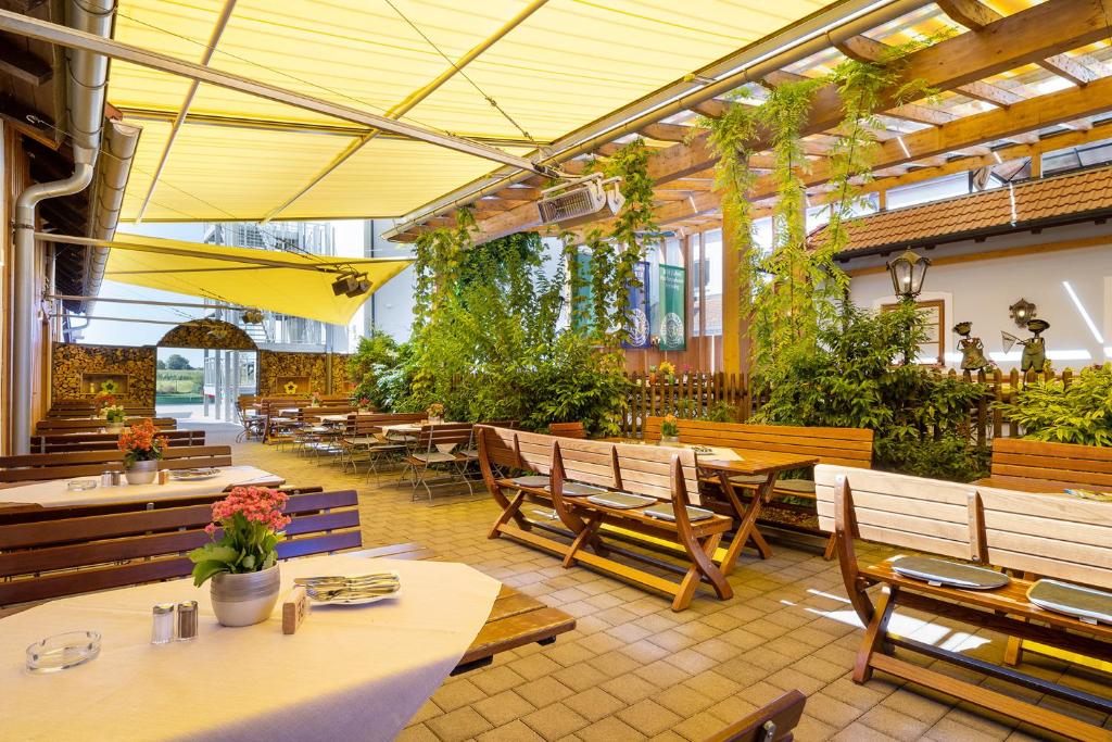 Hotel Neuwirt photo