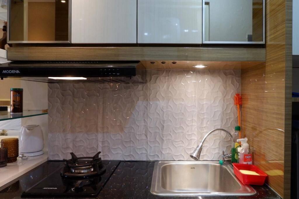 Apt Signature Park Studio with pool & Netflix photo