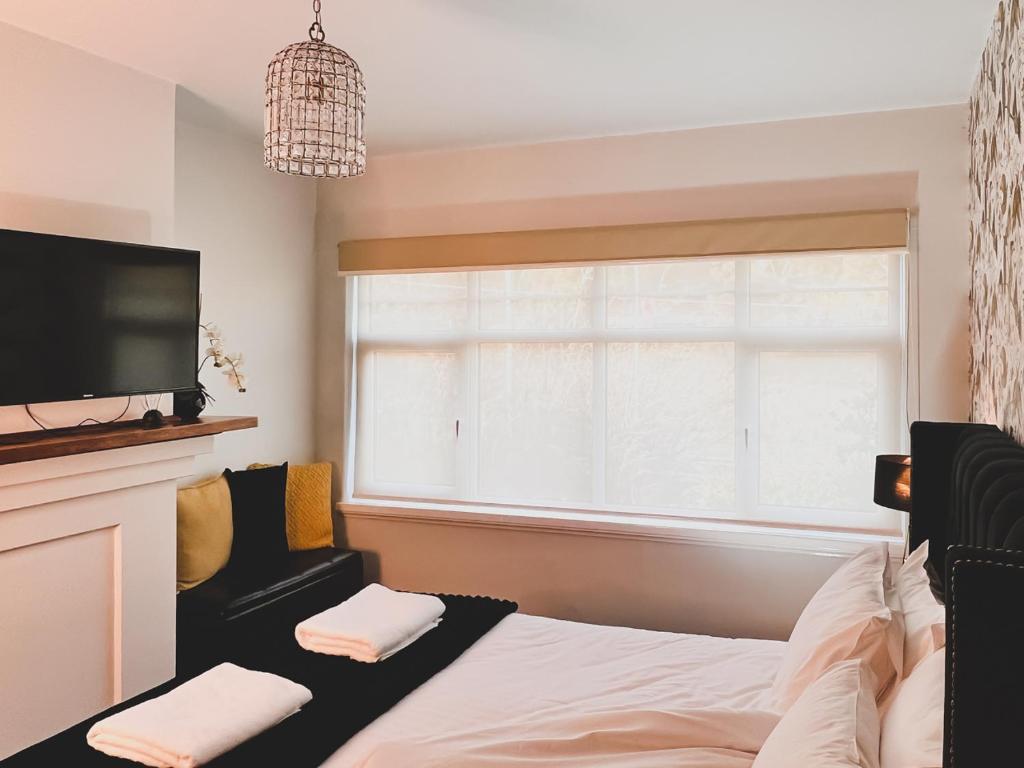 Rose Court Apartments "Aristone" photo