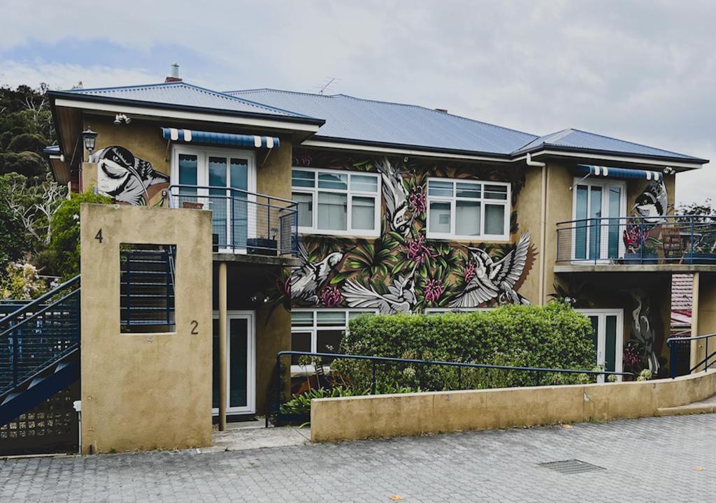 Rose Court Apartments "Aristone" photo