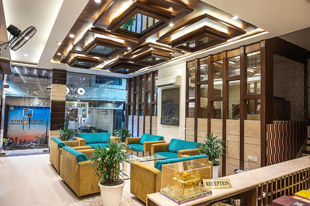 Hotel Royals Grand Galaxy photo