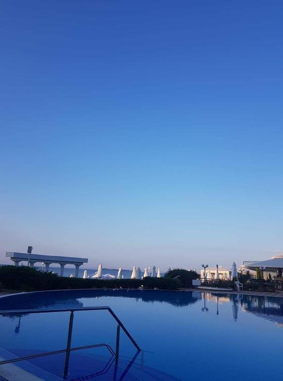 Sineva Beach Hotel - All Inclusive — Swimming pool in Sveti Vlas, Burgas Region