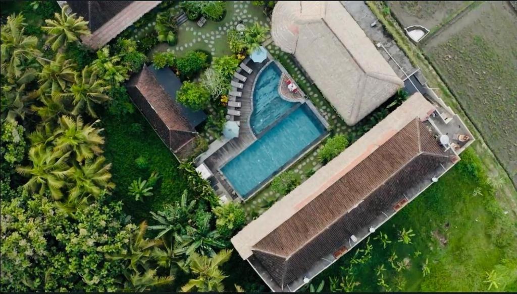 Kailash Suites by Pramana Villas photo