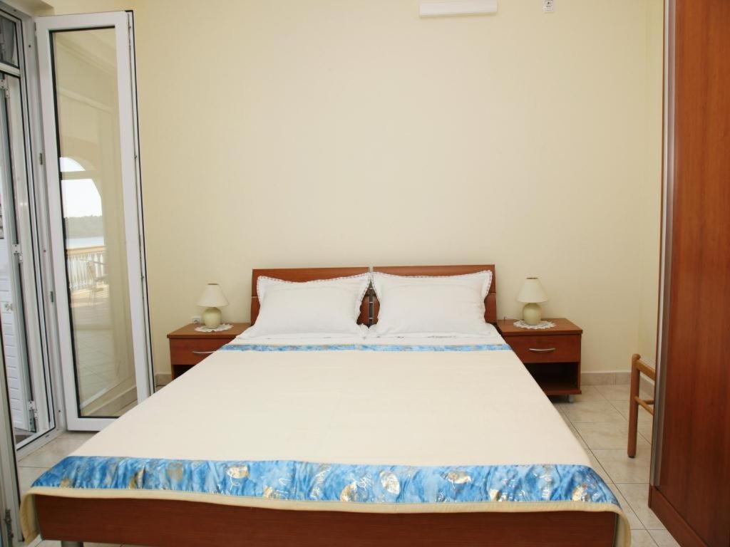 Apartments by the sea Karbuni, Korcula - 16286 photo