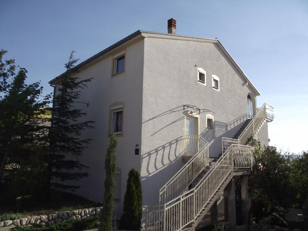 Apartments with a parking space Novi Vinodolski - 15823 — Hotel in Novi Vinodolski