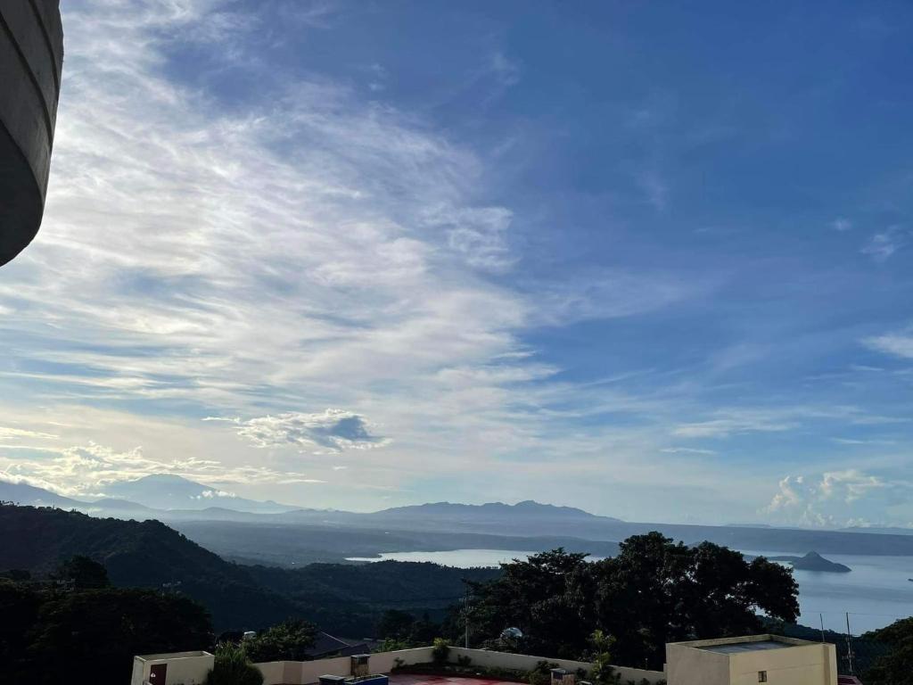 10th floor Partial Taal View-Free pool access photo