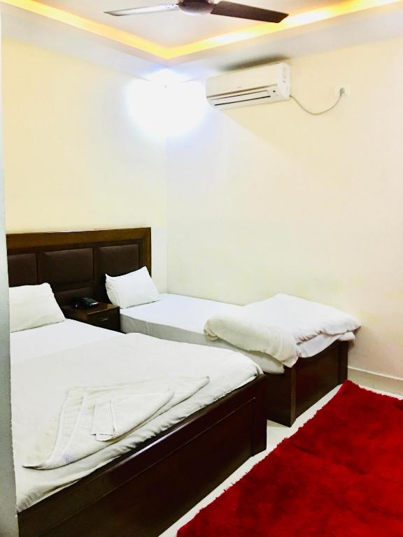 Hotel Suramma photo