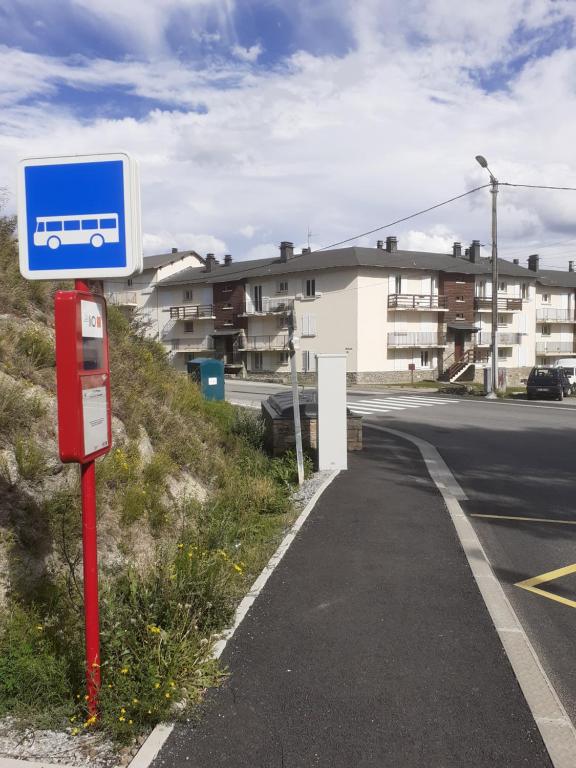 Appartement T2 entièrement rénové dans résidence calme - 4