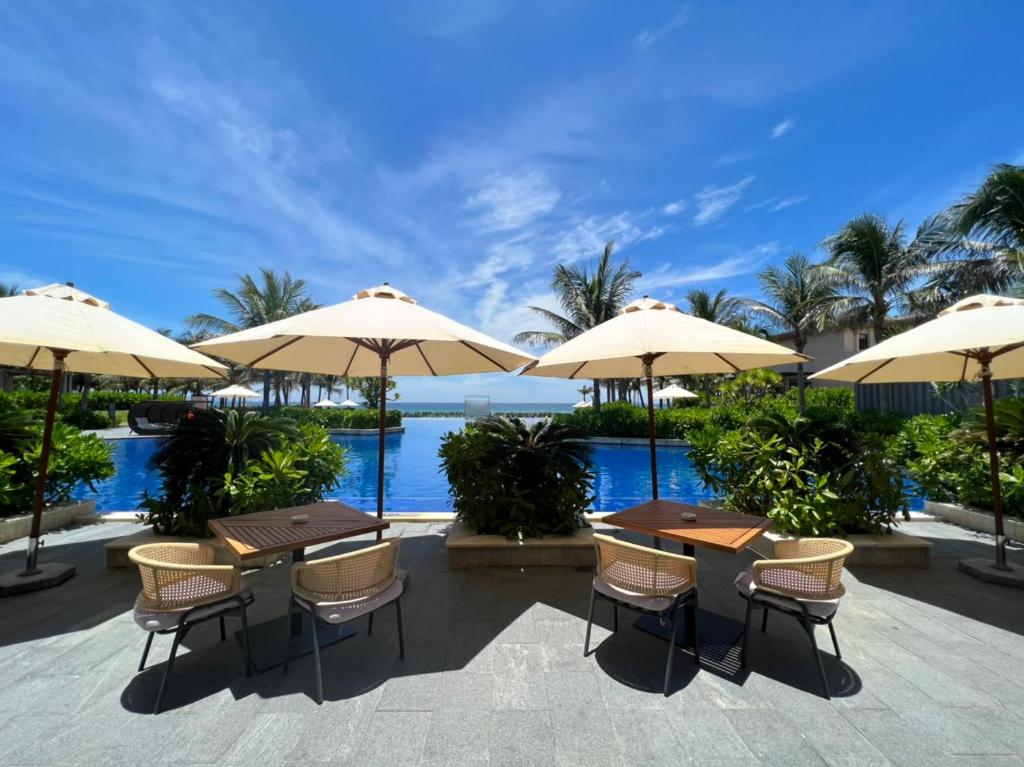 Sea view villa in Wyndham Garden Cam Ranh