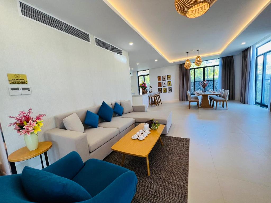 Sea view villa in Wyndham Garden Cam Ranh photo