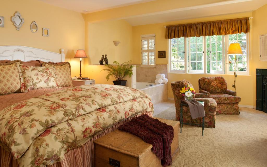 Old Monterey Inn photo