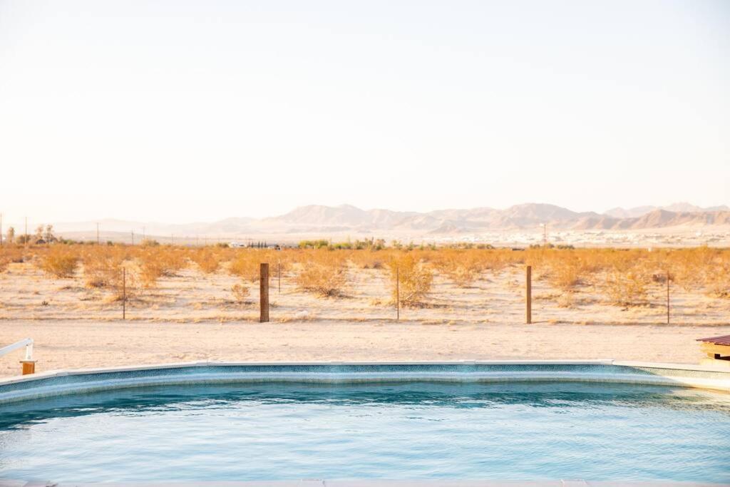Sun Runner - Serene desert home w/pool & hot tub, Twentynine Palms