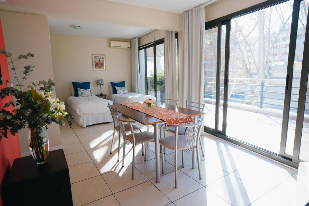 Uvas Apart Hotel — Hotel in Mendoza