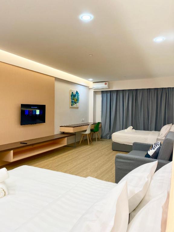 1 N 1 Suites By JC @ Aru Suites  photo