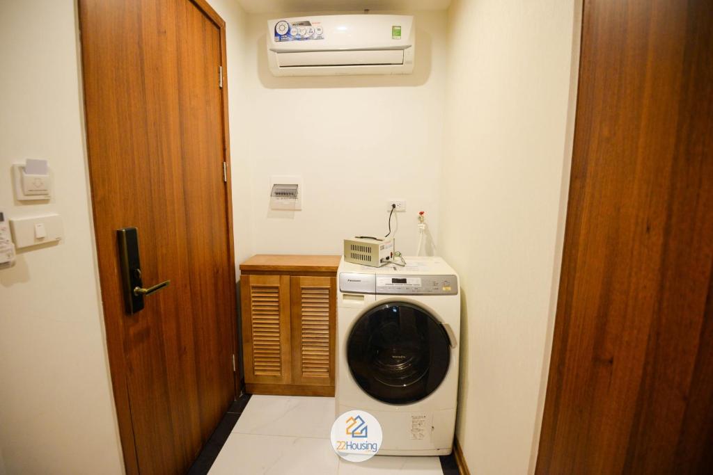 Sunny Home Apartment in Linh Lang Street