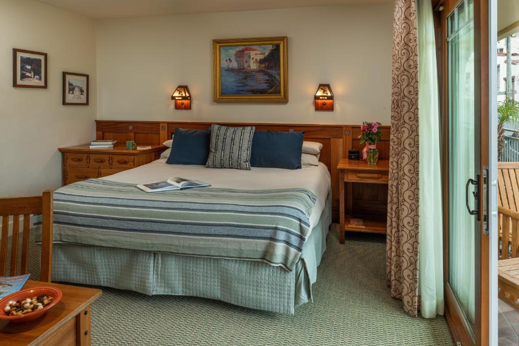 The Avalon Hotel in Catalina Island photo