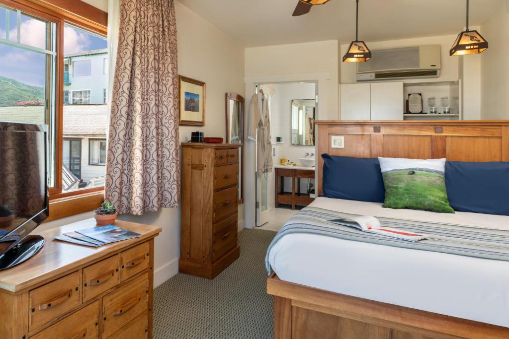 The Avalon Hotel in Catalina Island photo