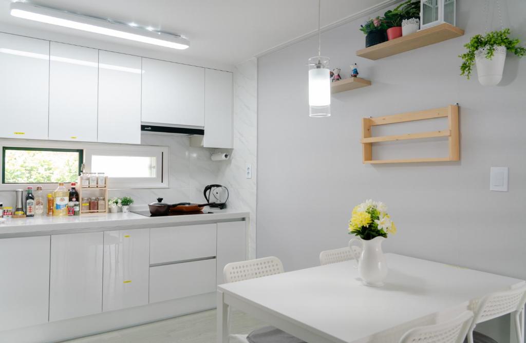 Myeongdong / Seoul STN 4min for family group Myeongdong / Seoul STN 4min for family group