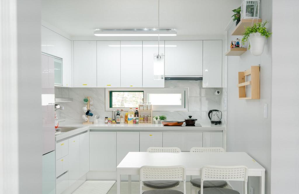 Kitchen, Myeongdong / Seoul STN 4min for family group in Seoul
