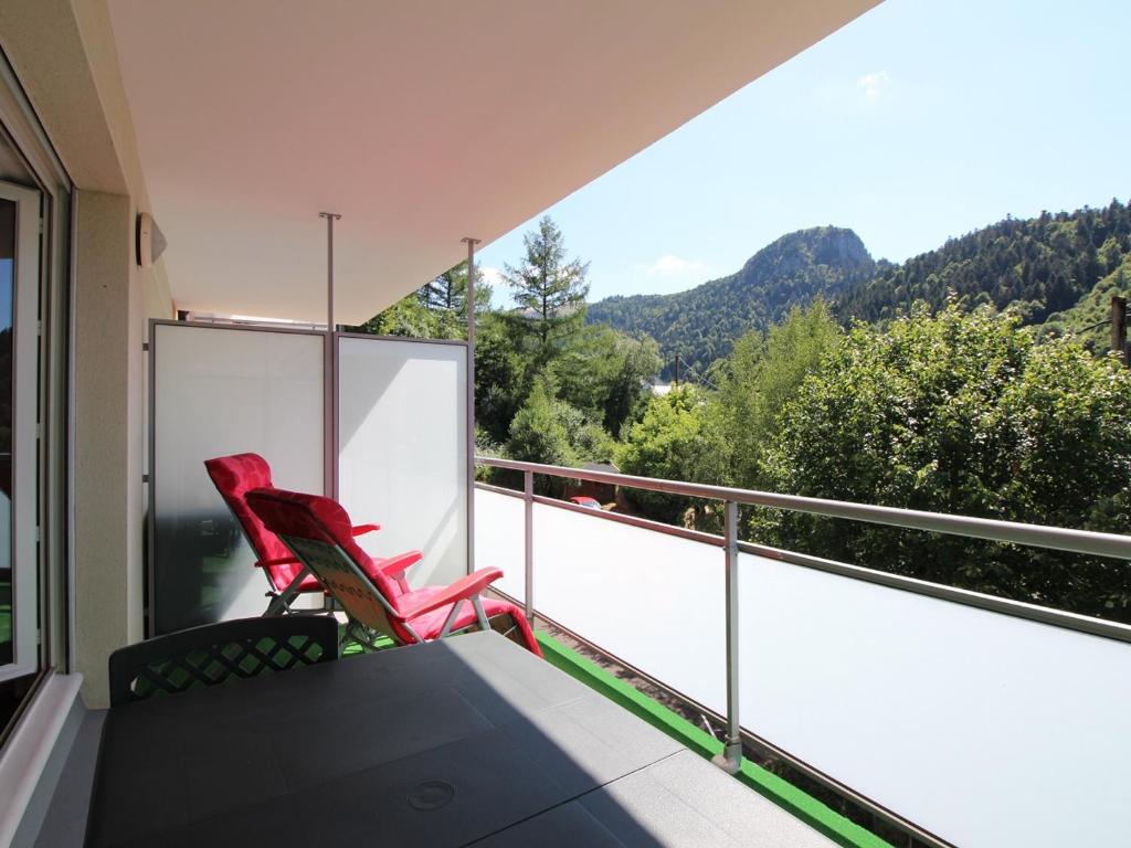 T3 avec terrasse, 2 parkings, au Mont-Dore - FR-1-608-235 - 3
