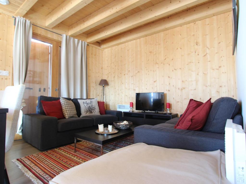 Chalet Mitoyen à Chamrousse, 8 pers, 3 niveaux, 4 chambres, Animaux admis, Terrasse Sud-Ouest - FR-1-549-105, Chamrousse