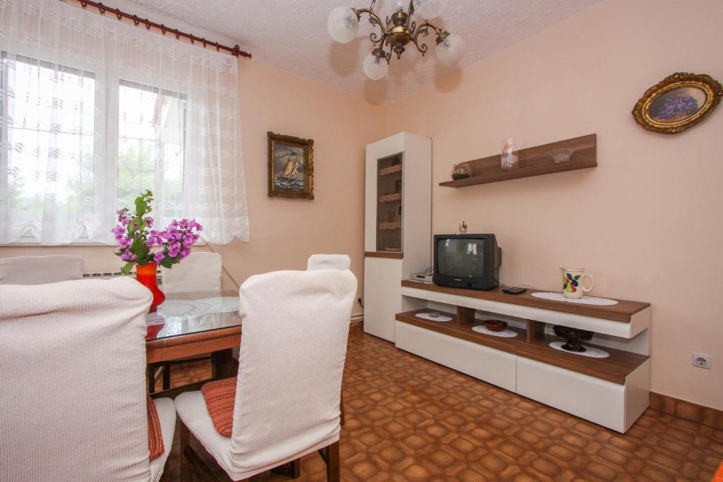 Apartments by the sea Arbanija Ciovo - 17280 전경