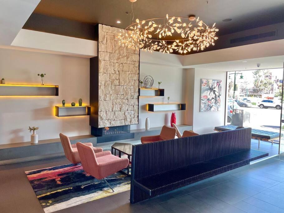 Astral Apartments - Perfectly located 2 bedroom apartment in St Kilda photo